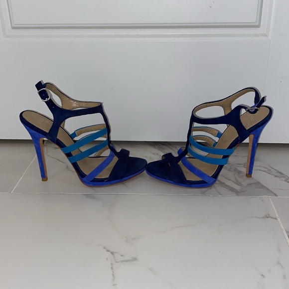 Saks Fifth Avenue heels. - Picture 4 of 13